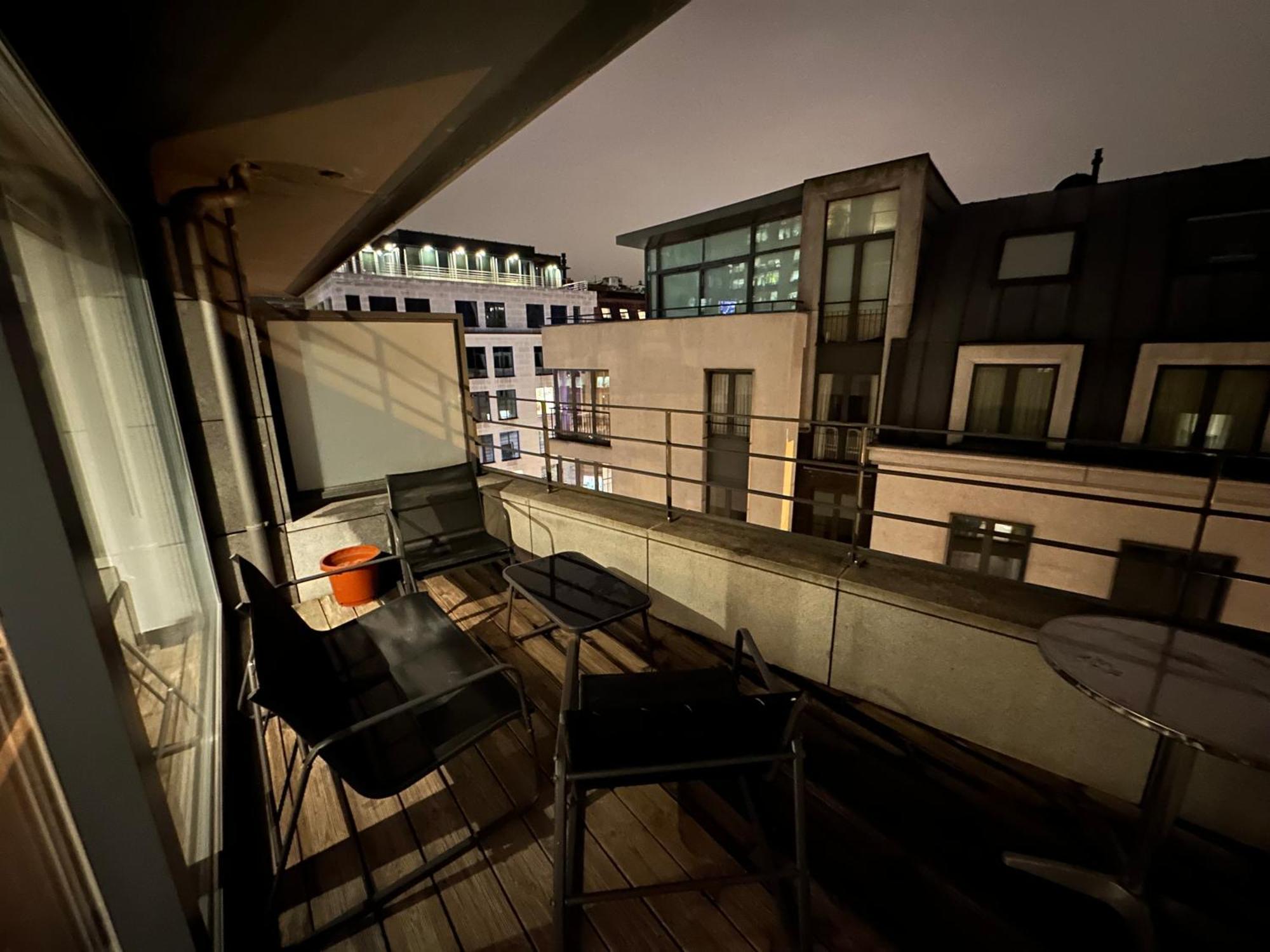 Apartment With Balcony In Brussels Center Exterior photo